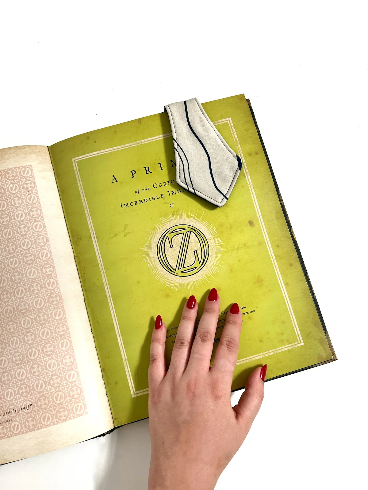 Wicked, Shiz University Bookmark - Image 3