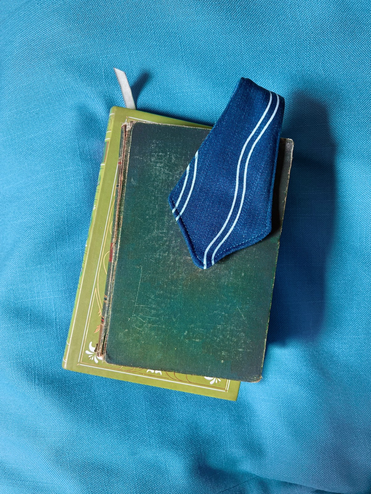 Wicked, Shiz University Bookmark - Image 5